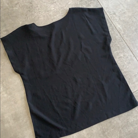 Boxy Top 🖤 - Picture 5 of 5